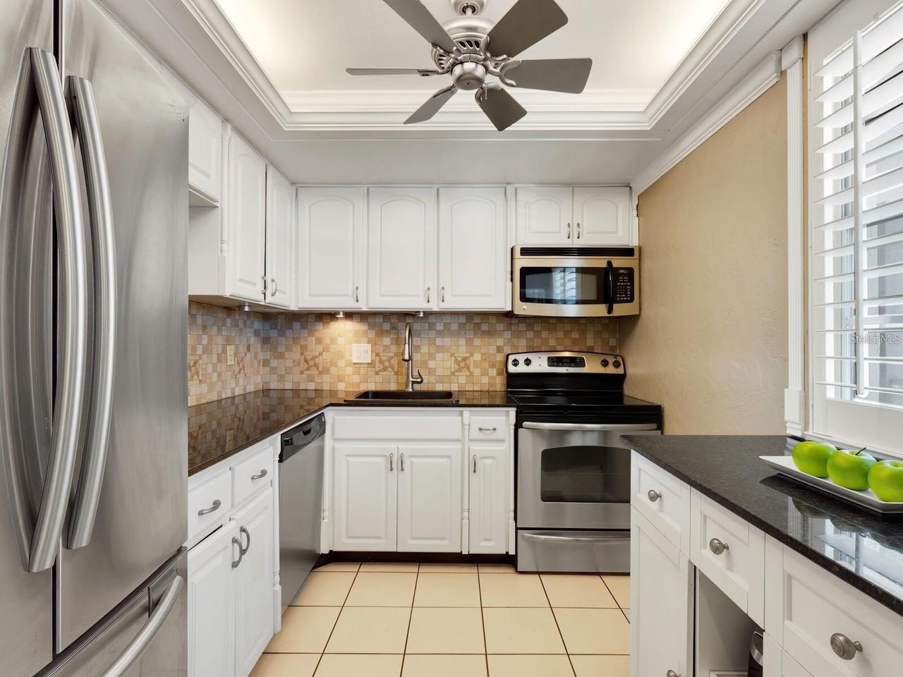 600 Sutton Pl #201 - Photo 6 of 11