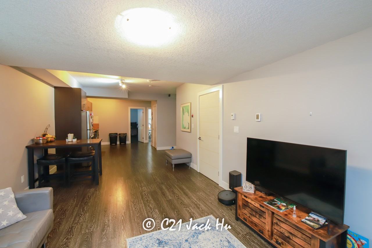 6607 106 Street - Photo 3 of 15