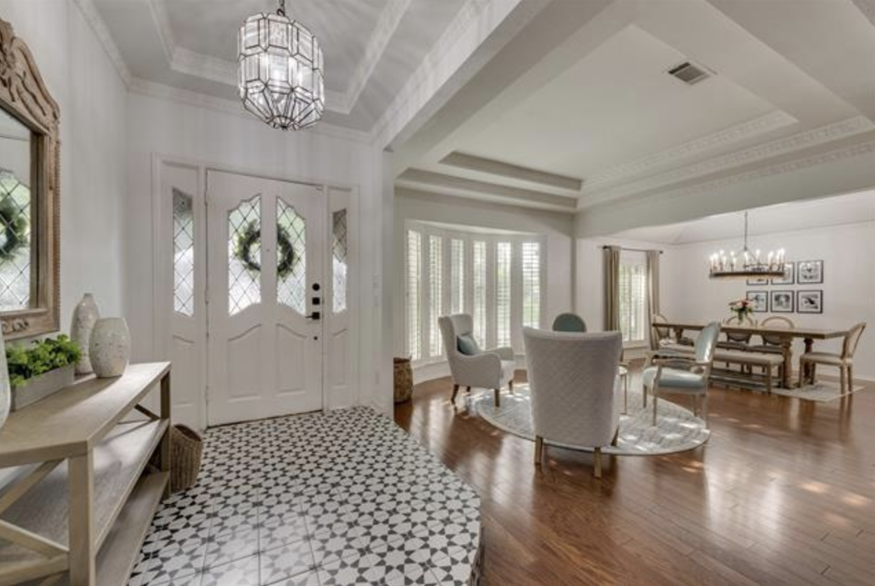 9212 Coral Cove Dr #NA - Photo 3 of 33