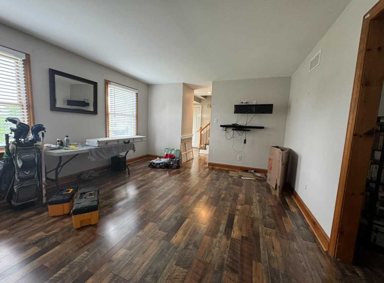 209 Pebble Ct - Photo 3 of 15