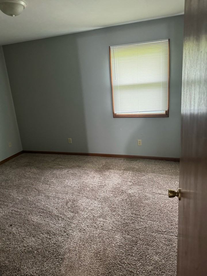 3580 E Rose Hill Ave #4 - Photo 2 of 2