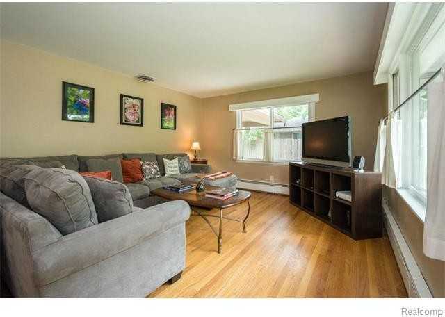 1811 Alhambra Dr #NA - Photo 5 of 31