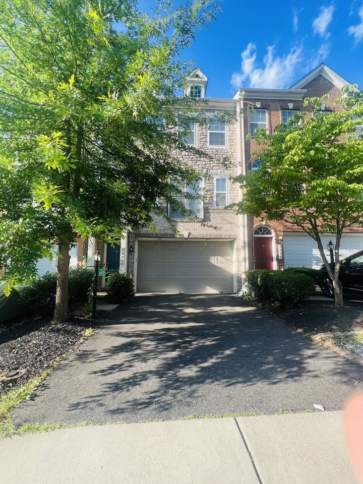 9098 Belo Gate Dr - Photo 2 of 27