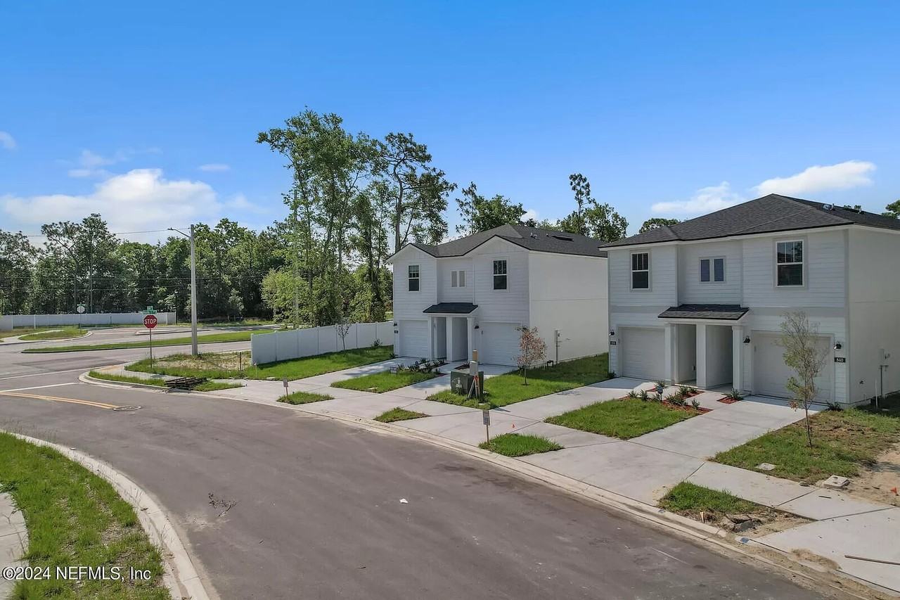 832 Hartshill Pl #832 - Photo 2 of 19