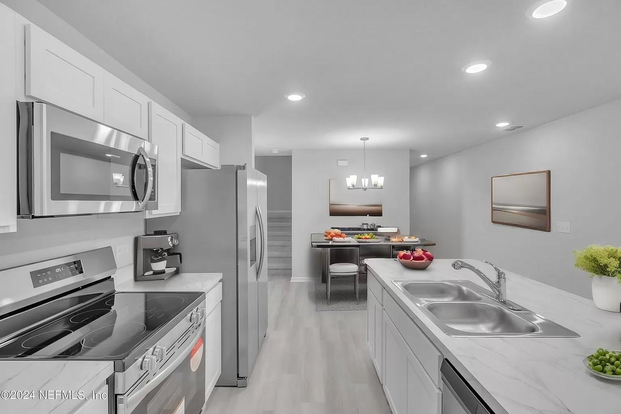 832 Hartshill Pl #832 - Photo 3 of 19