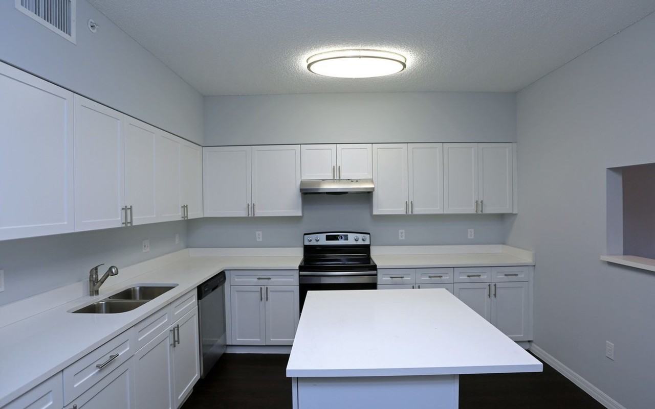Maridadi West Palm Beach - Photo 4 of 30