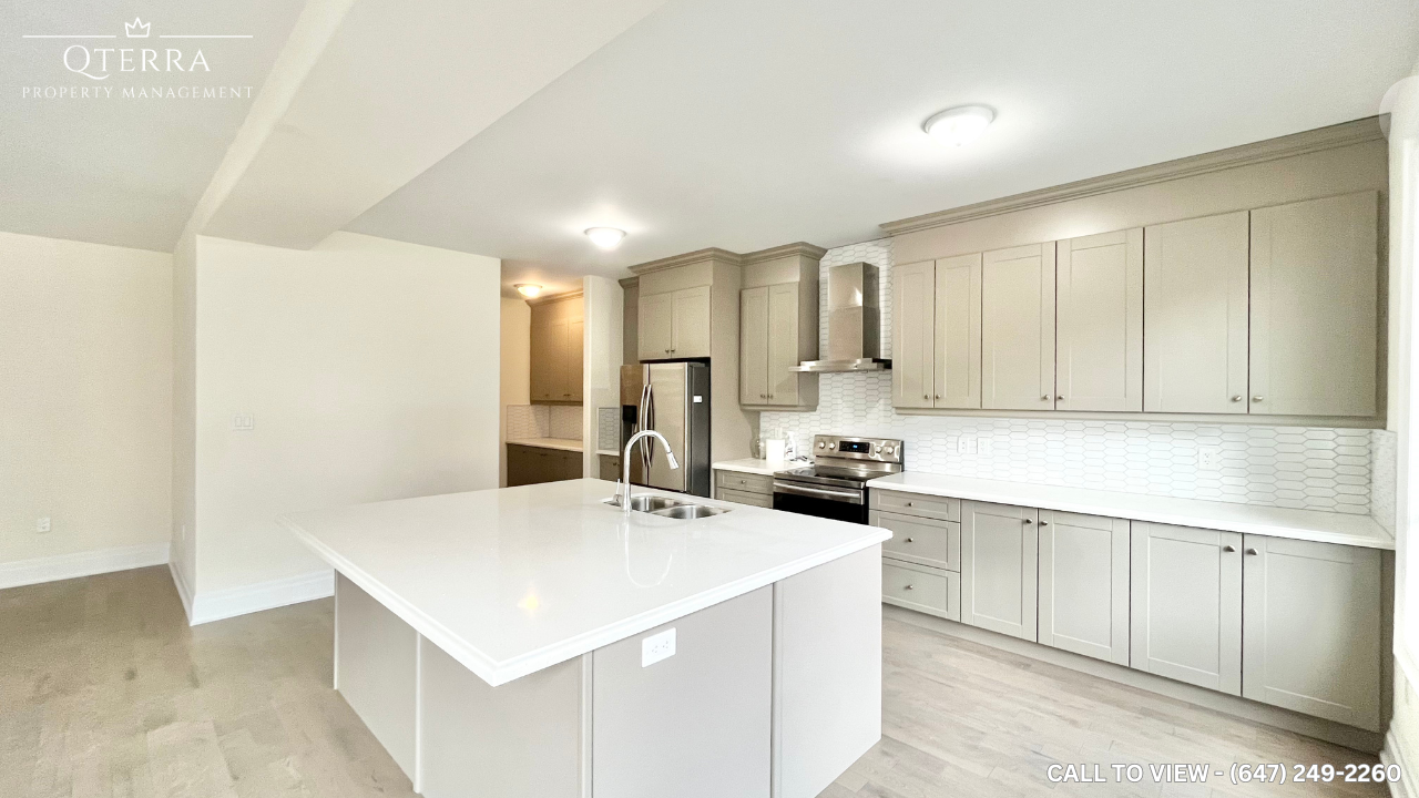 1-1636 Rizzardo Cres, Innisfil, Ontario L9S 0L7 - Photo 2 of 27