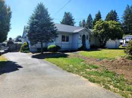 featured image of 717 Old County Rd #1