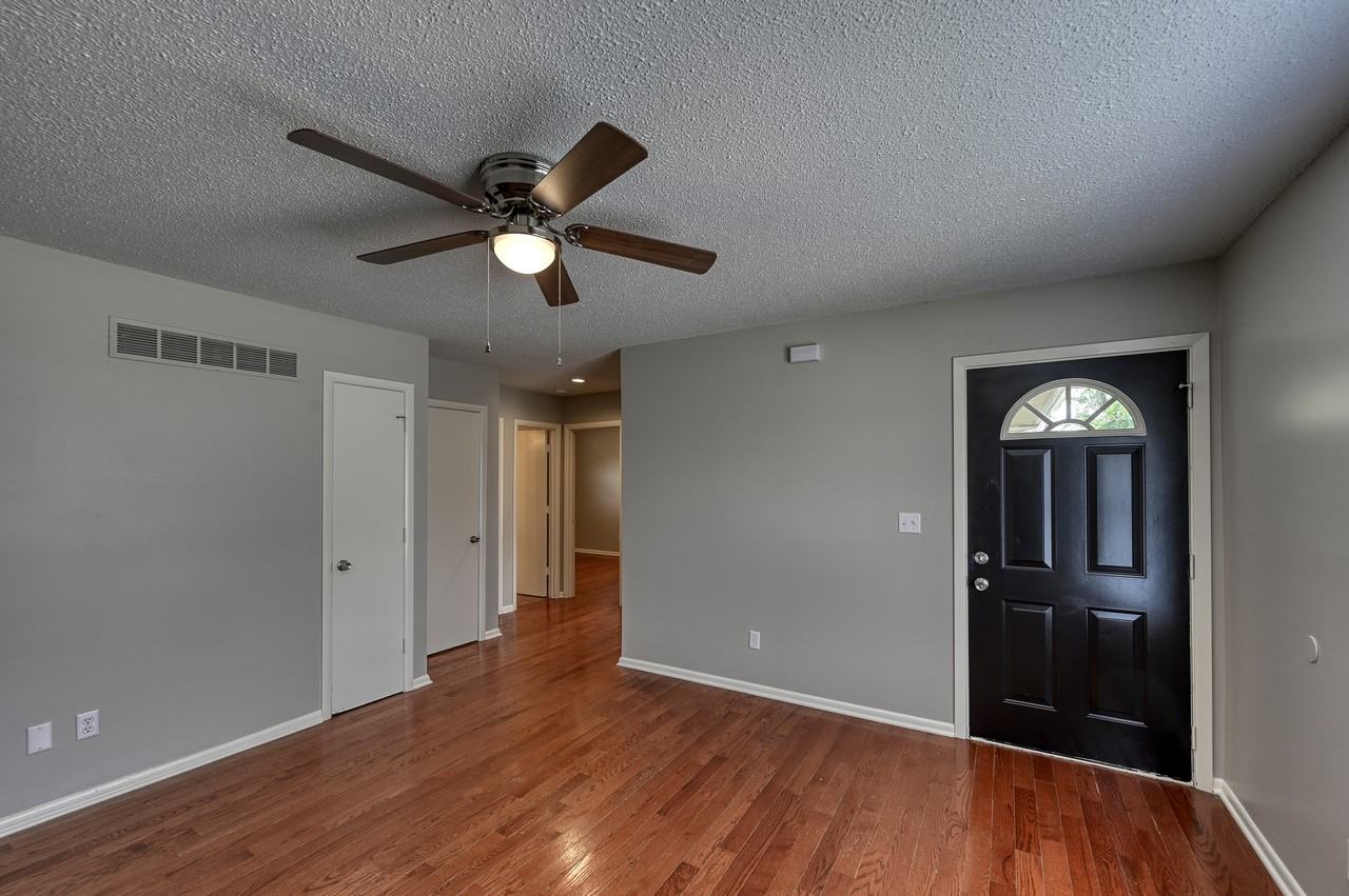 302 Nw 62nd Ter #1 - Photo 2 of 24
