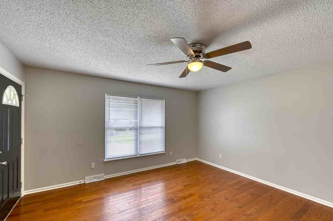 302 Nw 62nd Ter #1 - Photo 3 of 24