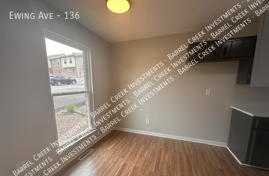 136 Ewing Ave #1 - Photo 3 of 3