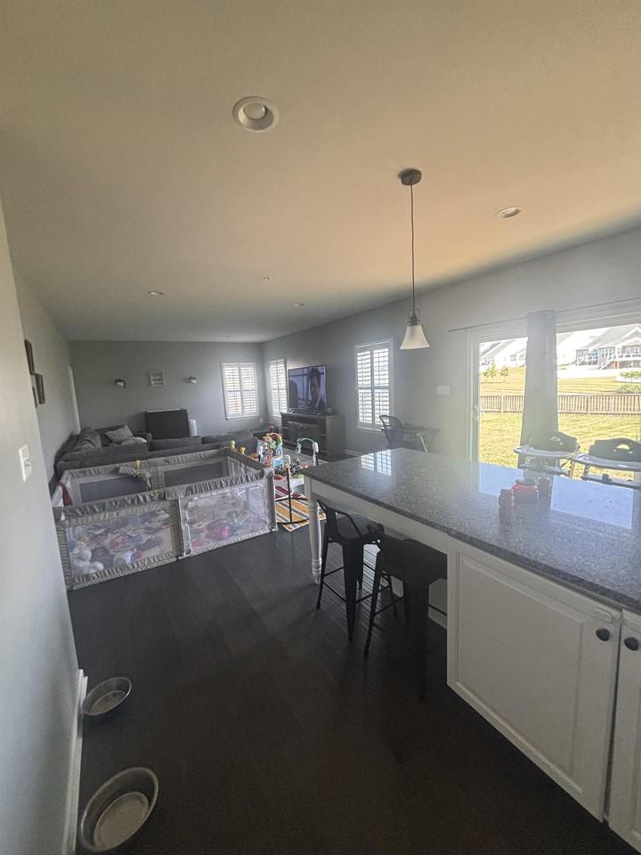 18230 Shapwick Ct - Photo 3 of 15