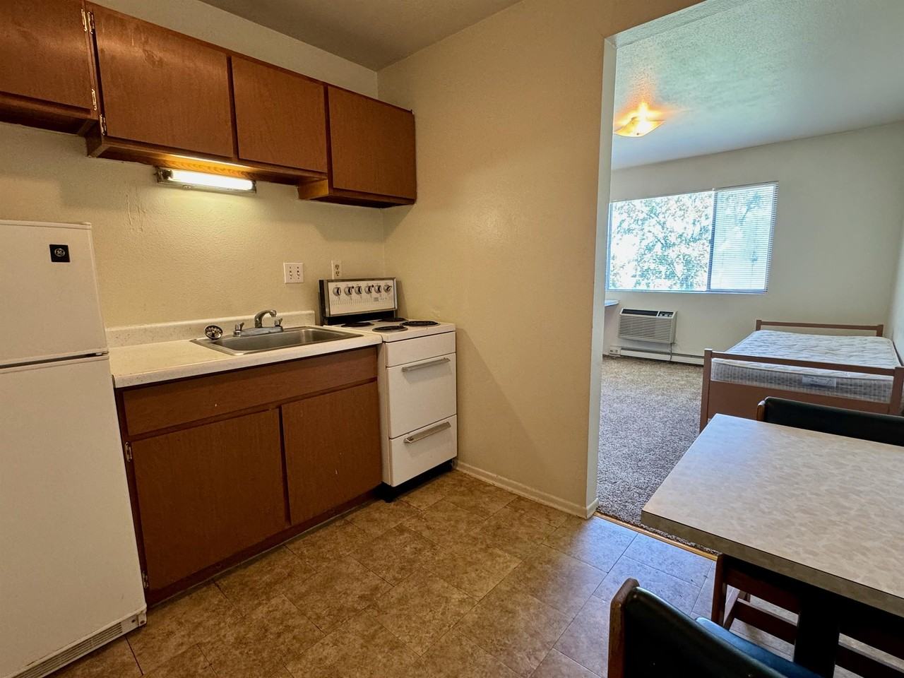 511 S Logan Ave #18 - Photo 6 of 9