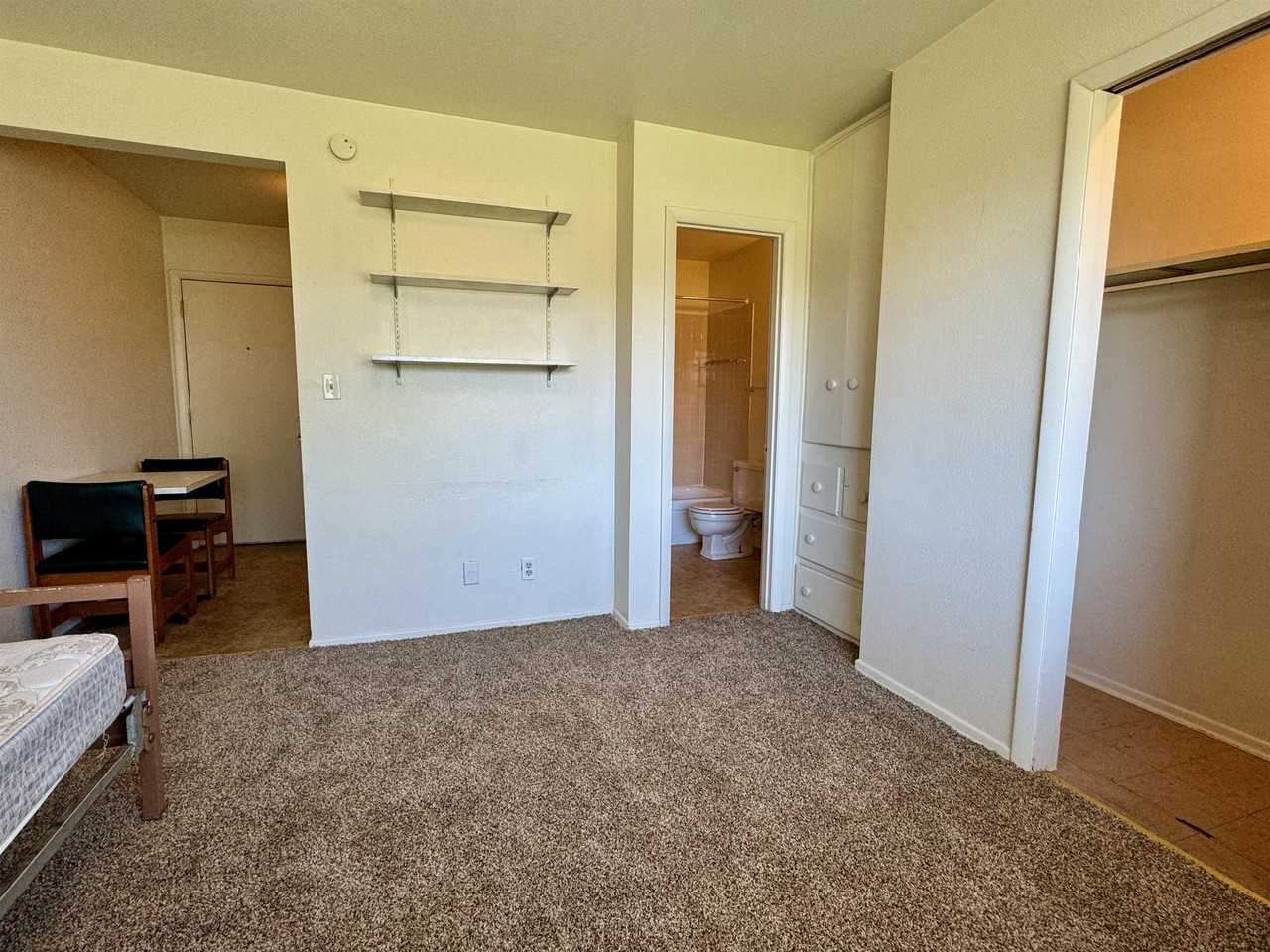 511 S Logan Ave #18 - Photo 7 of 9