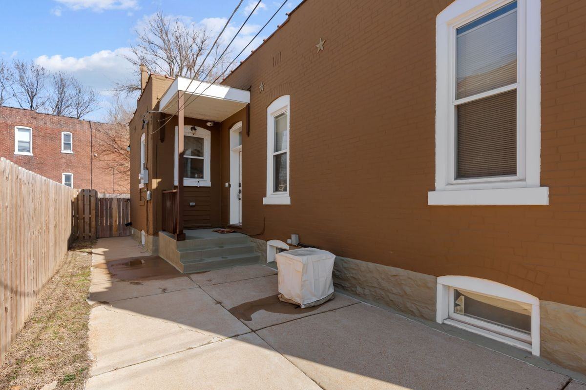 123 W Steins St - Photo 3 of 25