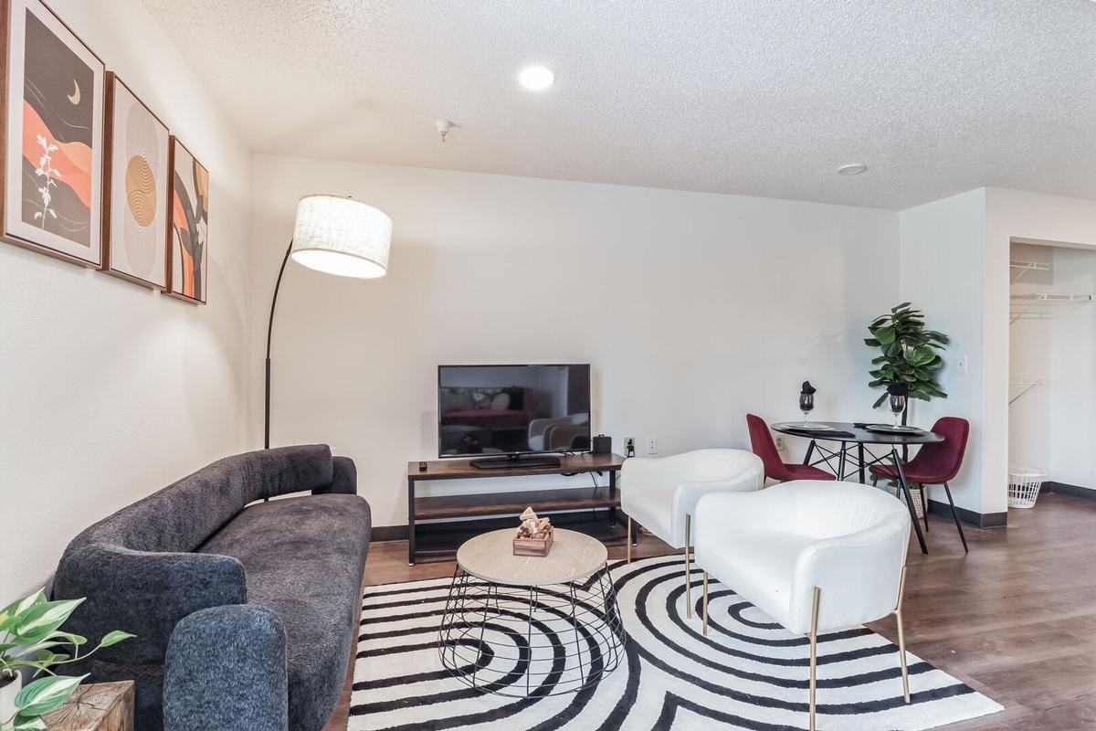 123 Mccullough Dr - Photo 3 of 23