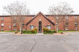 123 East Mccullough Drive - Photo 1 of 1