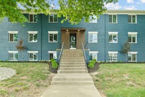 featured image of 210 W 5th St