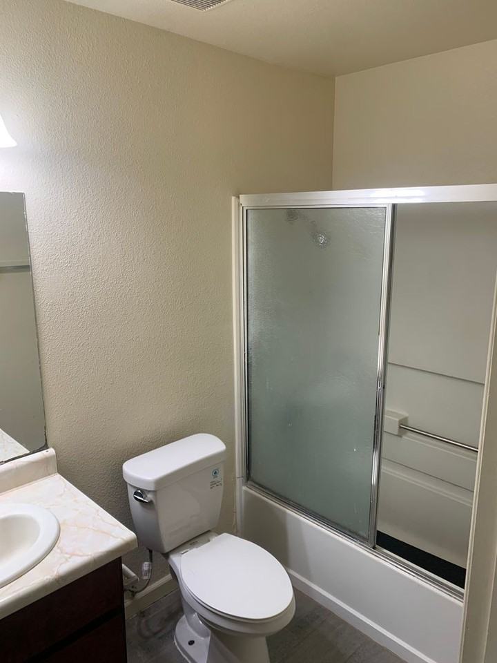 129 W. San Joaquin St. and 109 N. A Avenue - Photo 3 of 4