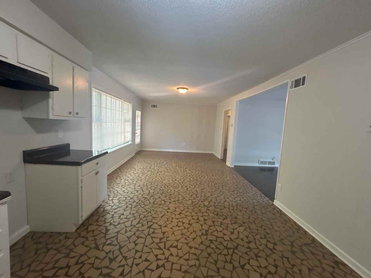 3450 Glenshaw Dr - Photo 4 of 10