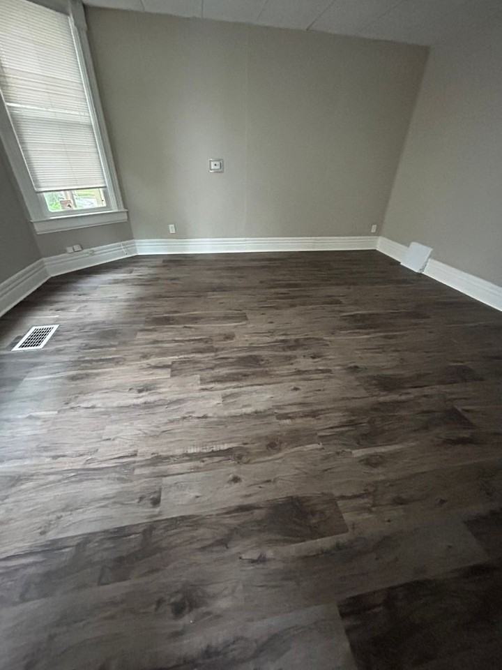 620 7th St S #6 - Photo 3 of 7