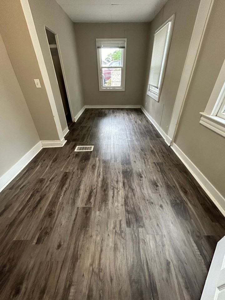 620 7th St S #6 - Photo 5 of 7