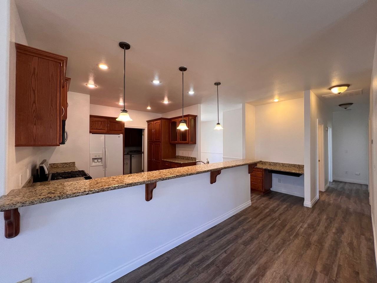 524 Discovery Dr - Photo 2 of 36