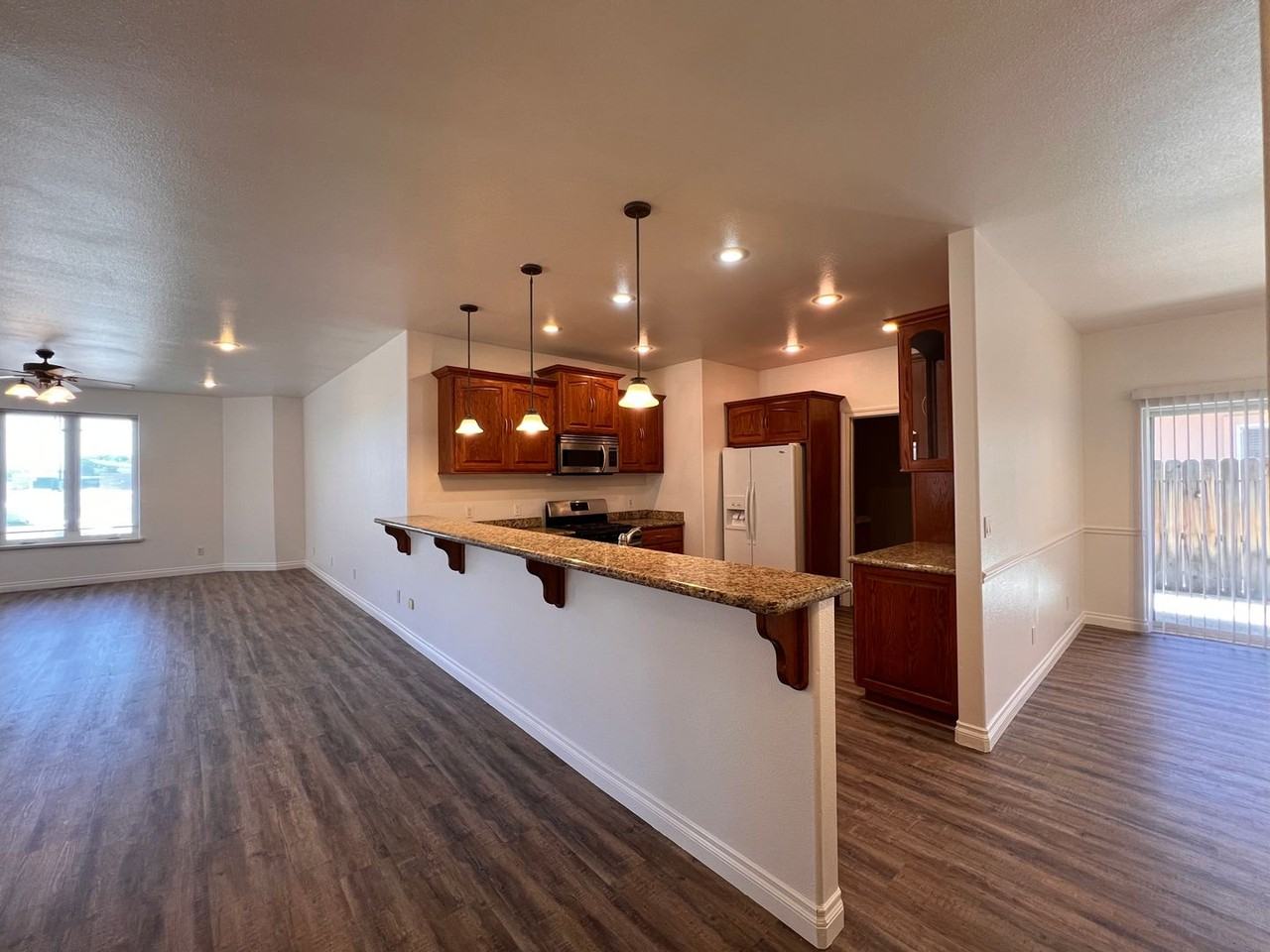 524 Discovery Dr - Photo 3 of 36
