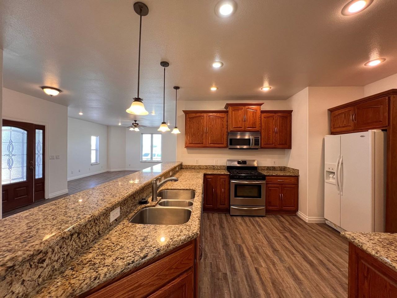524 Discovery Dr - Photo 6 of 36