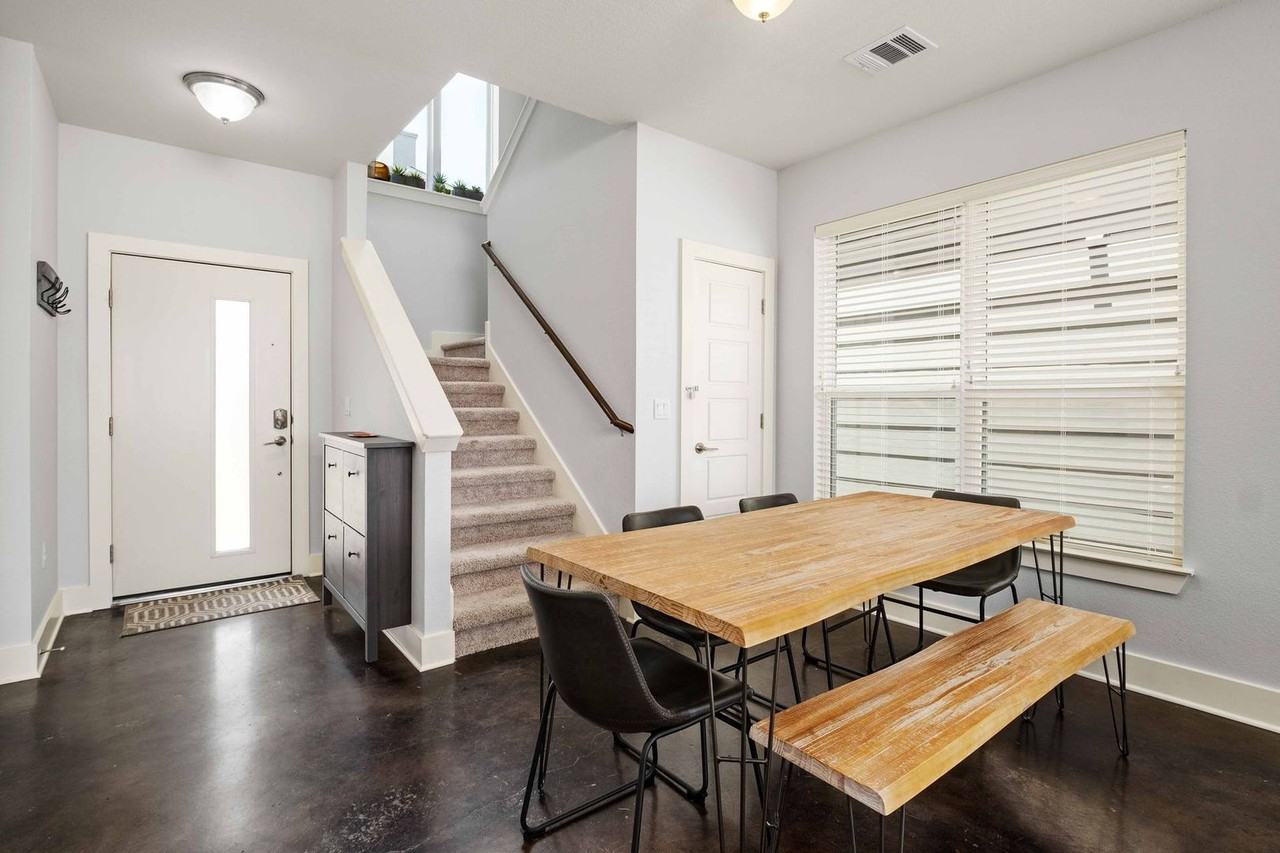 2813 Stock Dr - Photo 6 of 19