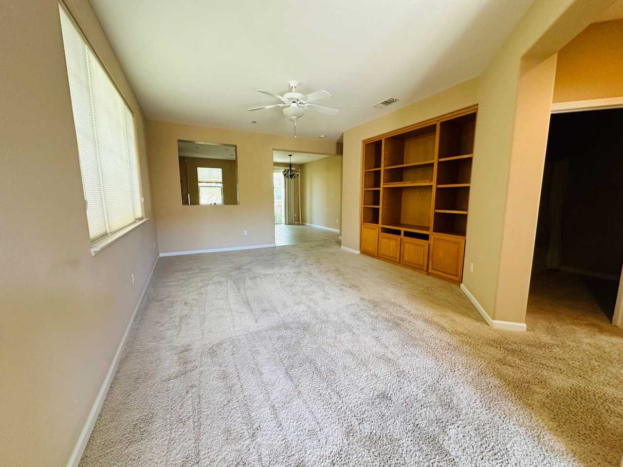 1427 Cypress Ln - Photo 3 of 18