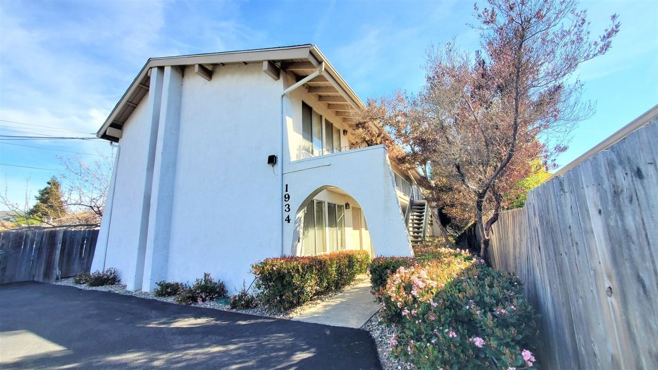 0144 1934 Chorro Street - Photo 2 of 23