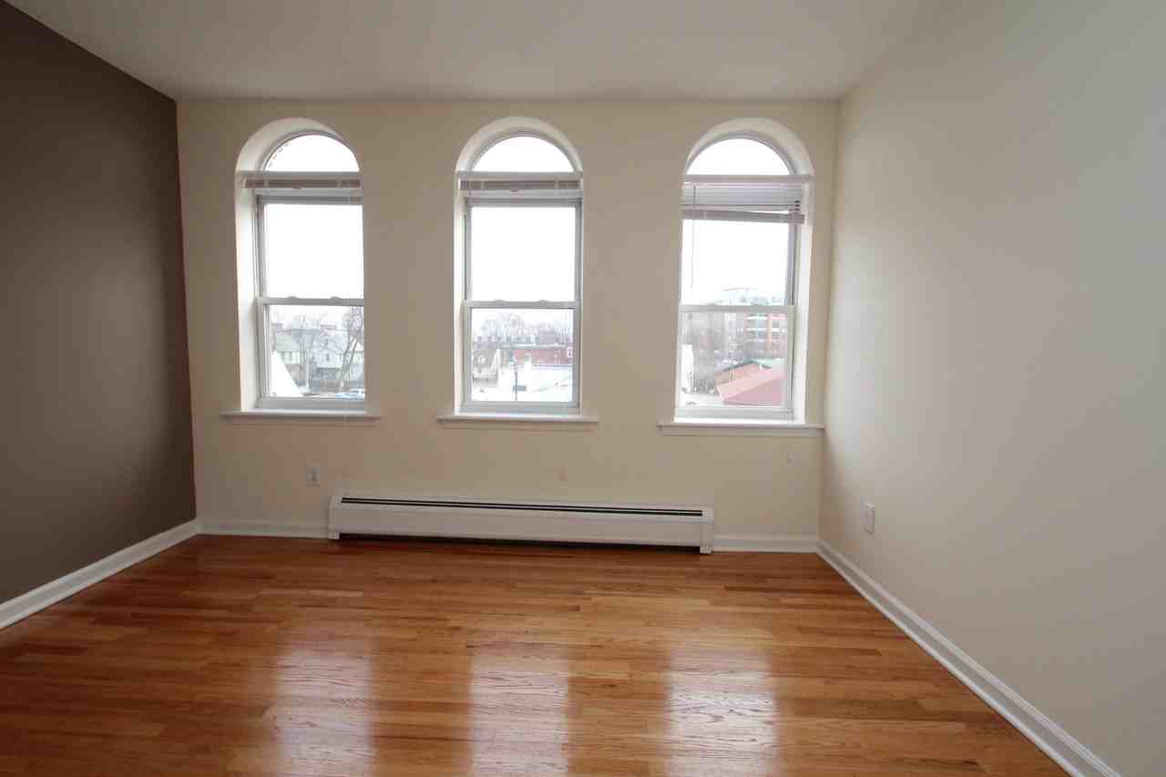 West Ave Apts LLC - Photo 4 of 38