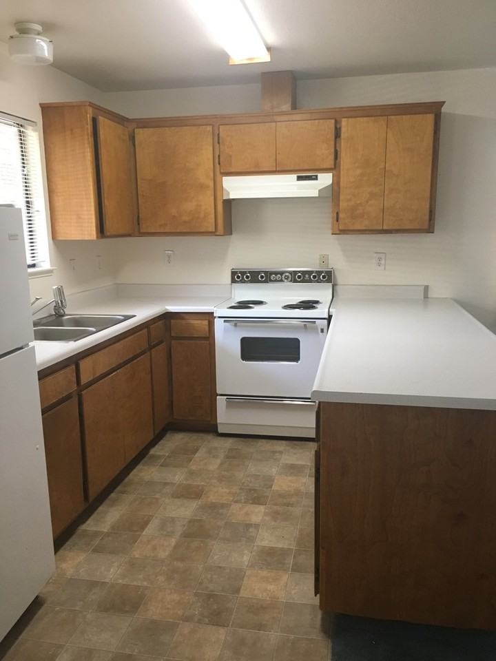 1336 Jackson St - Photo 2 of 8