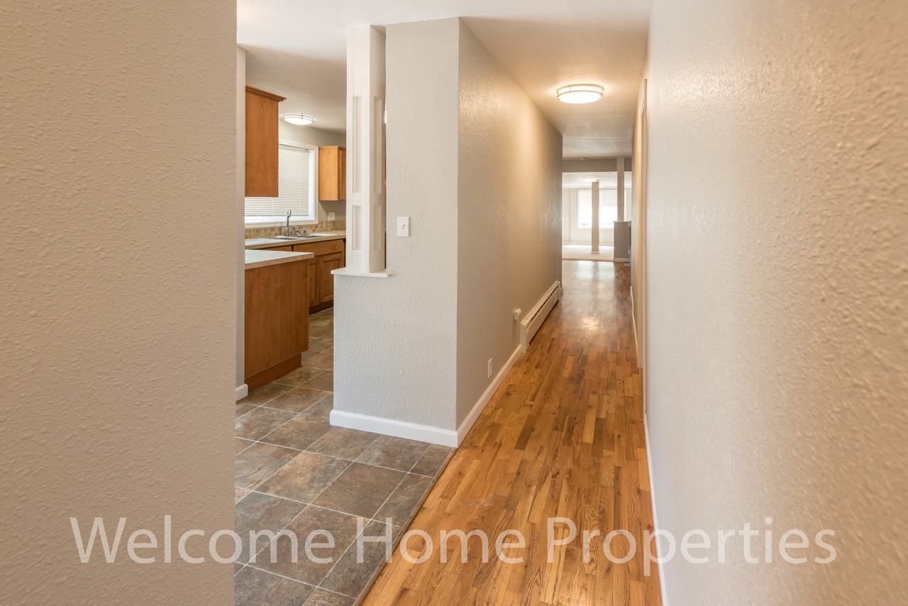 1167 School Ave - Photo 7 of 20