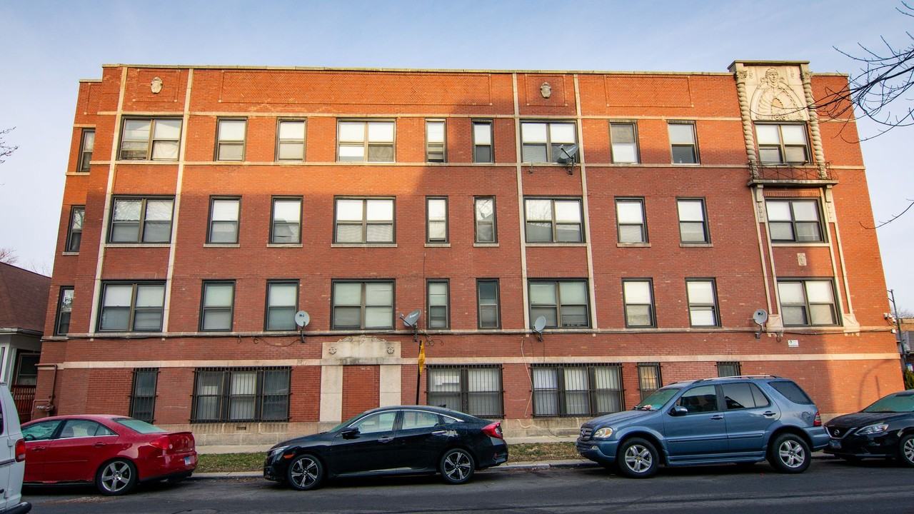 7836 S. South Shore Dr - Photo 2 of 14