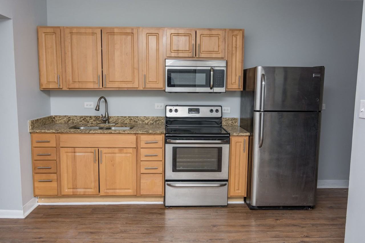 7836 S. South Shore Dr - Photo 5 of 14