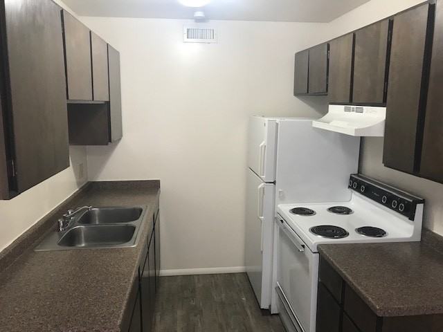 4838 S 450 W - Photo 7 of 10