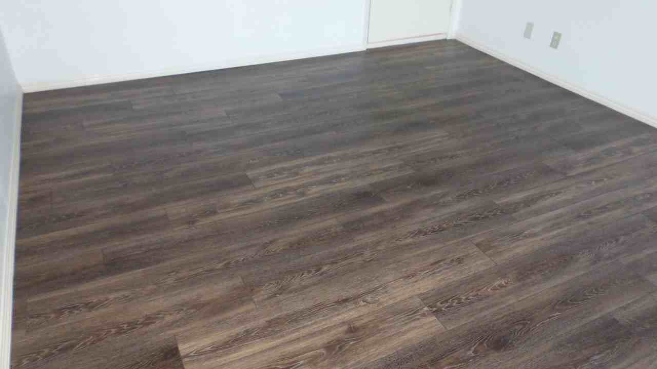 3 Beds 2 Baths Apartment - Photo 7 of 18