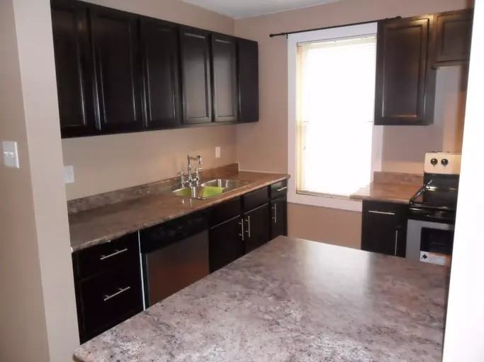 223 Jefferson Ave - Photo 3 of 12