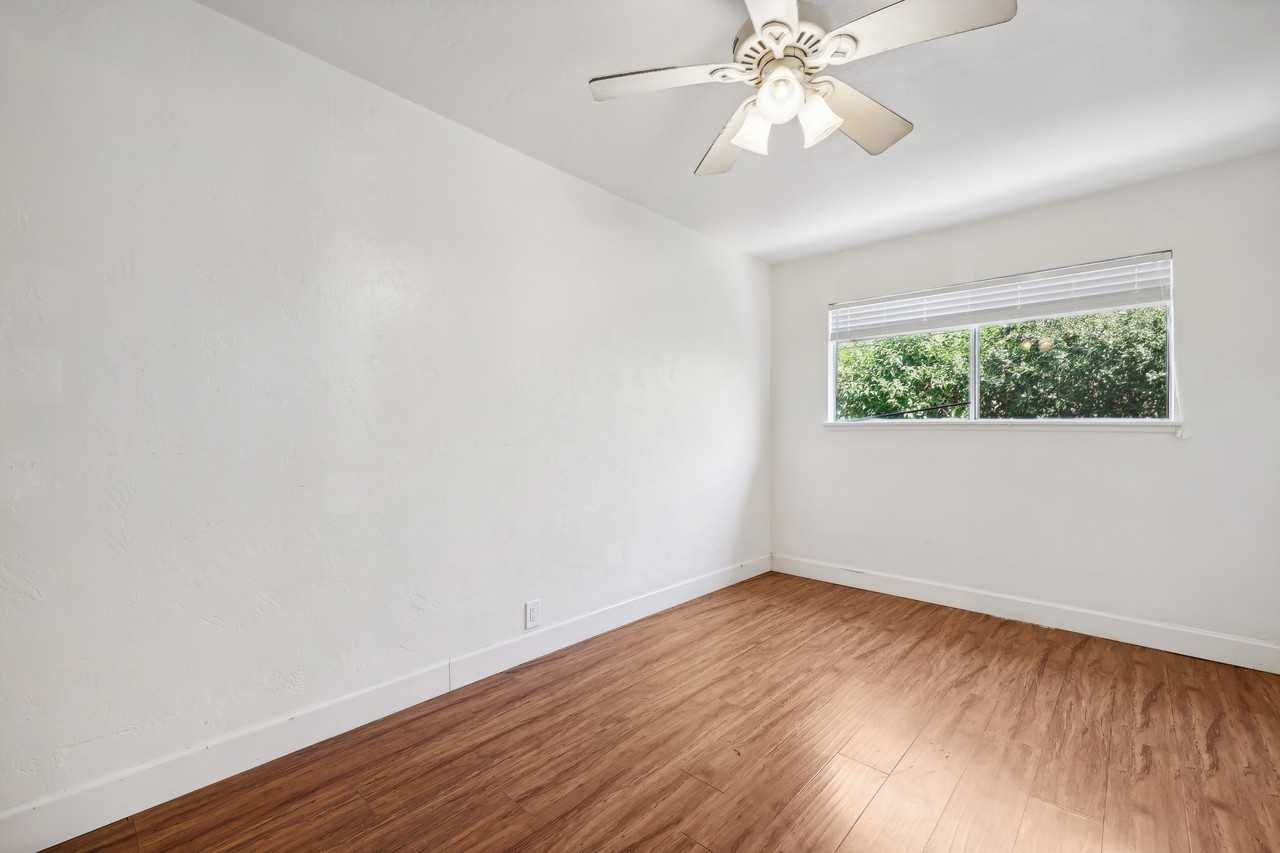 2621 Edison Ave #C - Photo 4 of 8