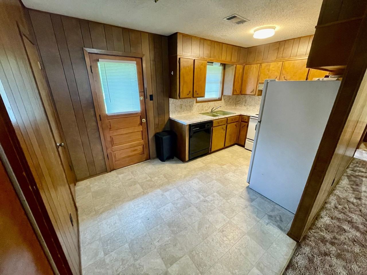 2947 Ruby Dr - Photo 4 of 19