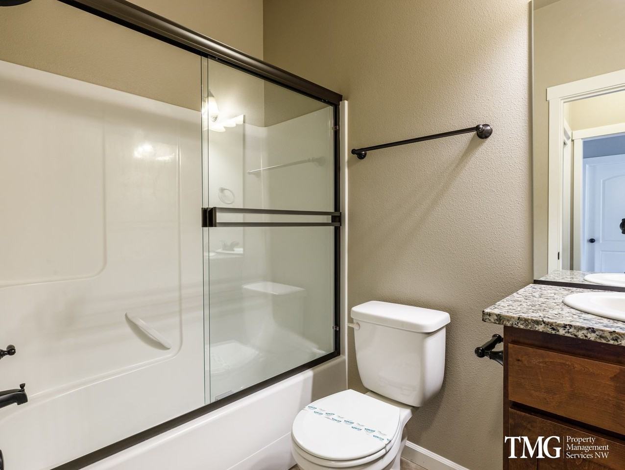 8131 Ne 20th St - Photo 2 of 16