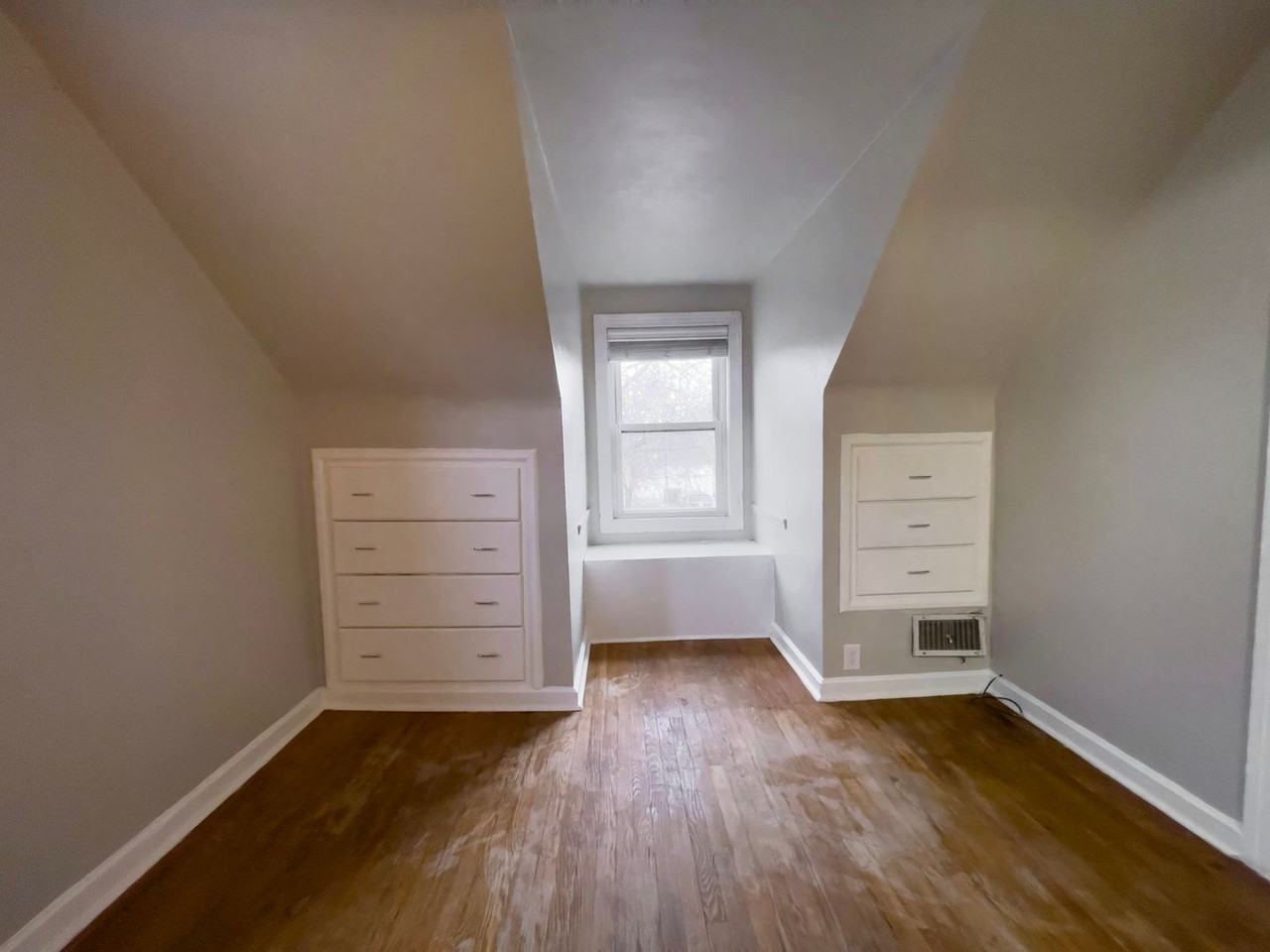 1408 N Mann Ave - Photo 3 of 33