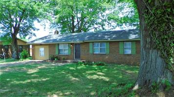 featured image of 206 Larkwood Dr Sw