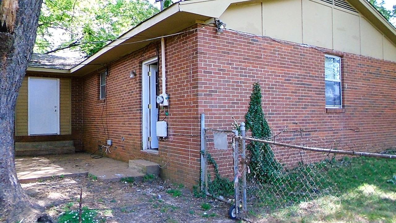 206 Larkwood Dr Sw - Photo 3 of 16