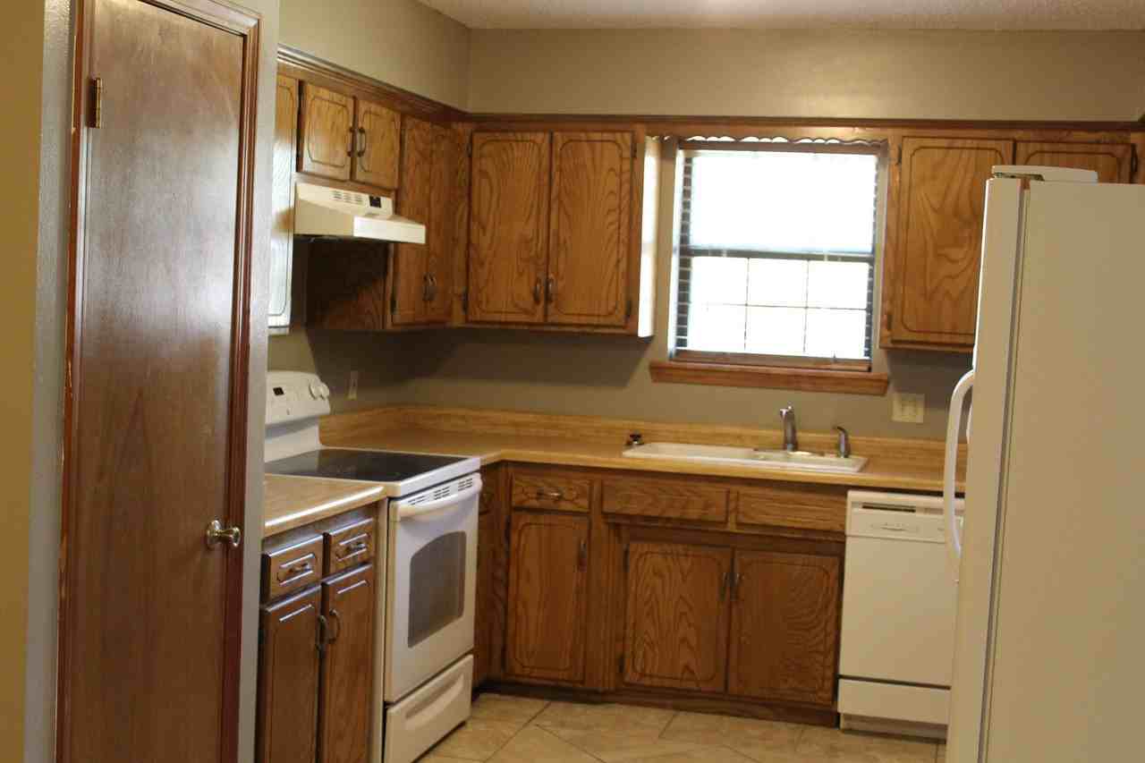 1116 University Dr - Photo 7 of 9