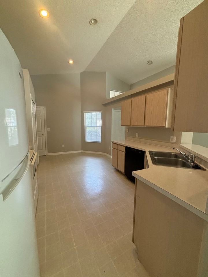 454 Pine Cone Dr - Photo 3 of 25