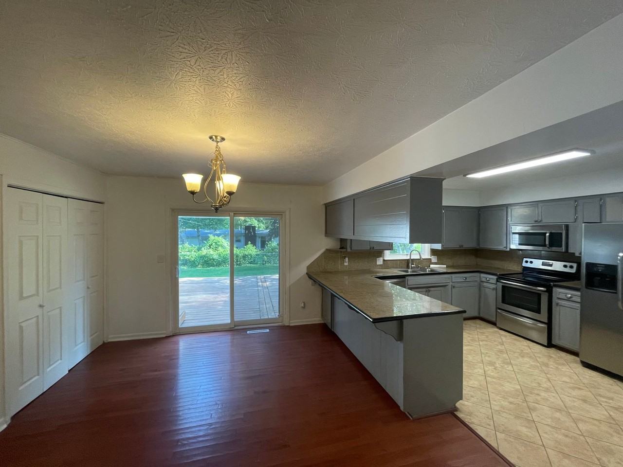 1119 E Edgewood St - Photo 5 of 17