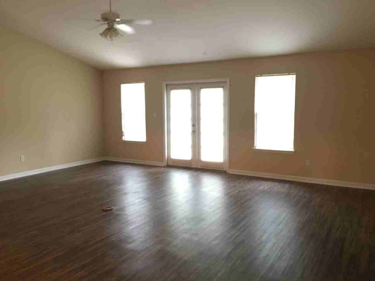 5643 Sioux Dr - Photo 3 of 11